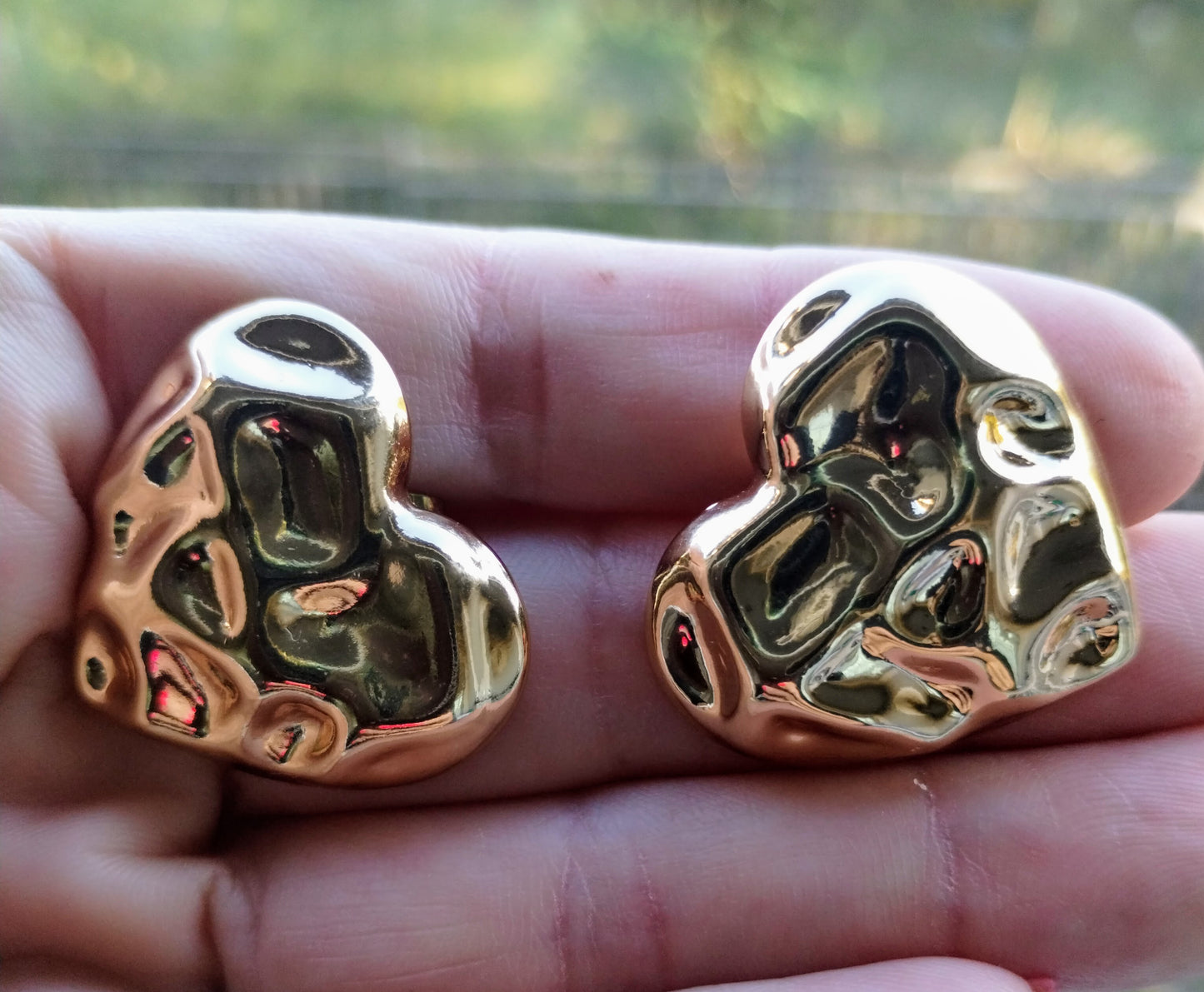 KATHY HAMMERED HEARTS STUDS