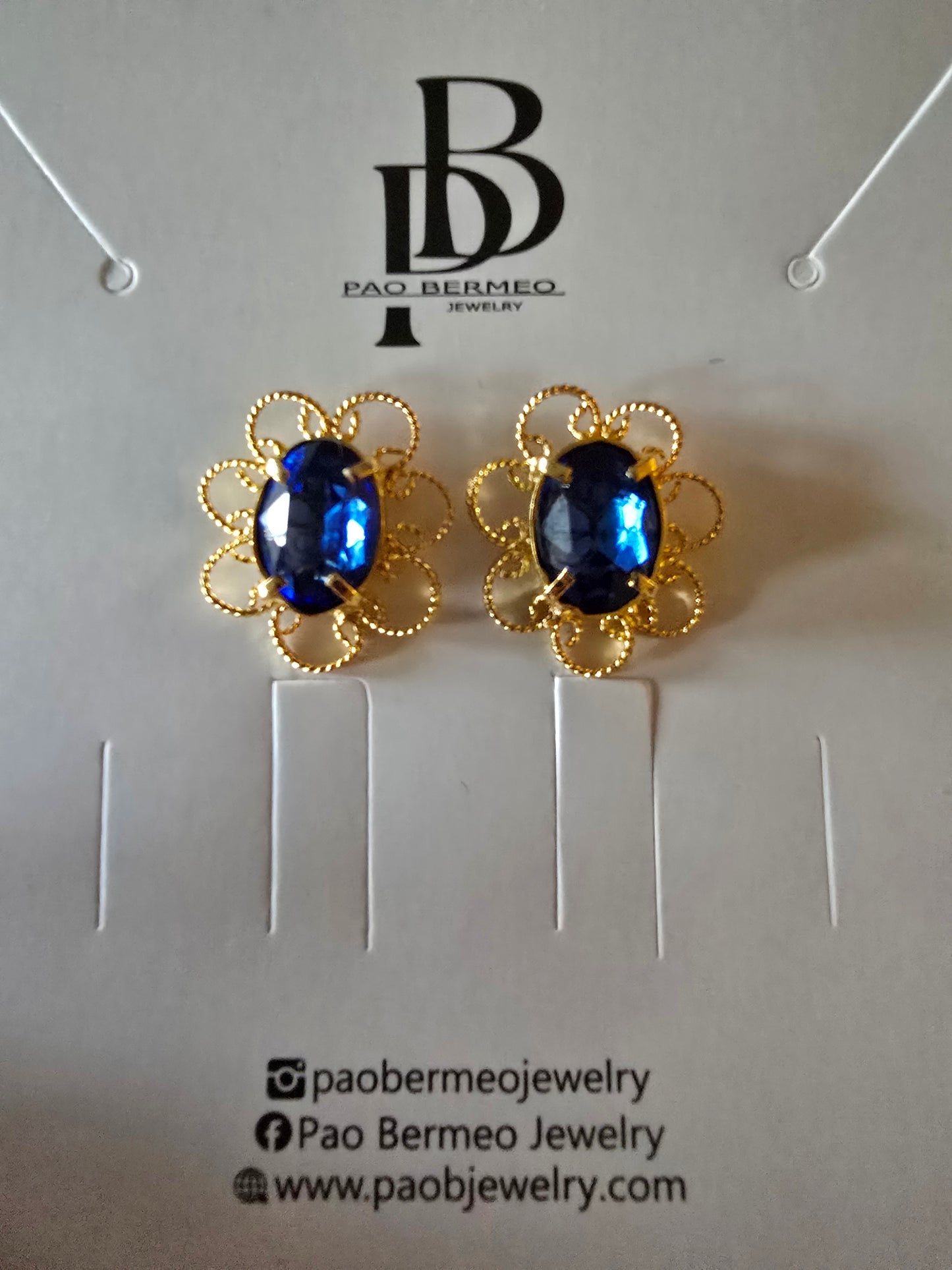 PARIS BLUE SWAROVSKI STUDS