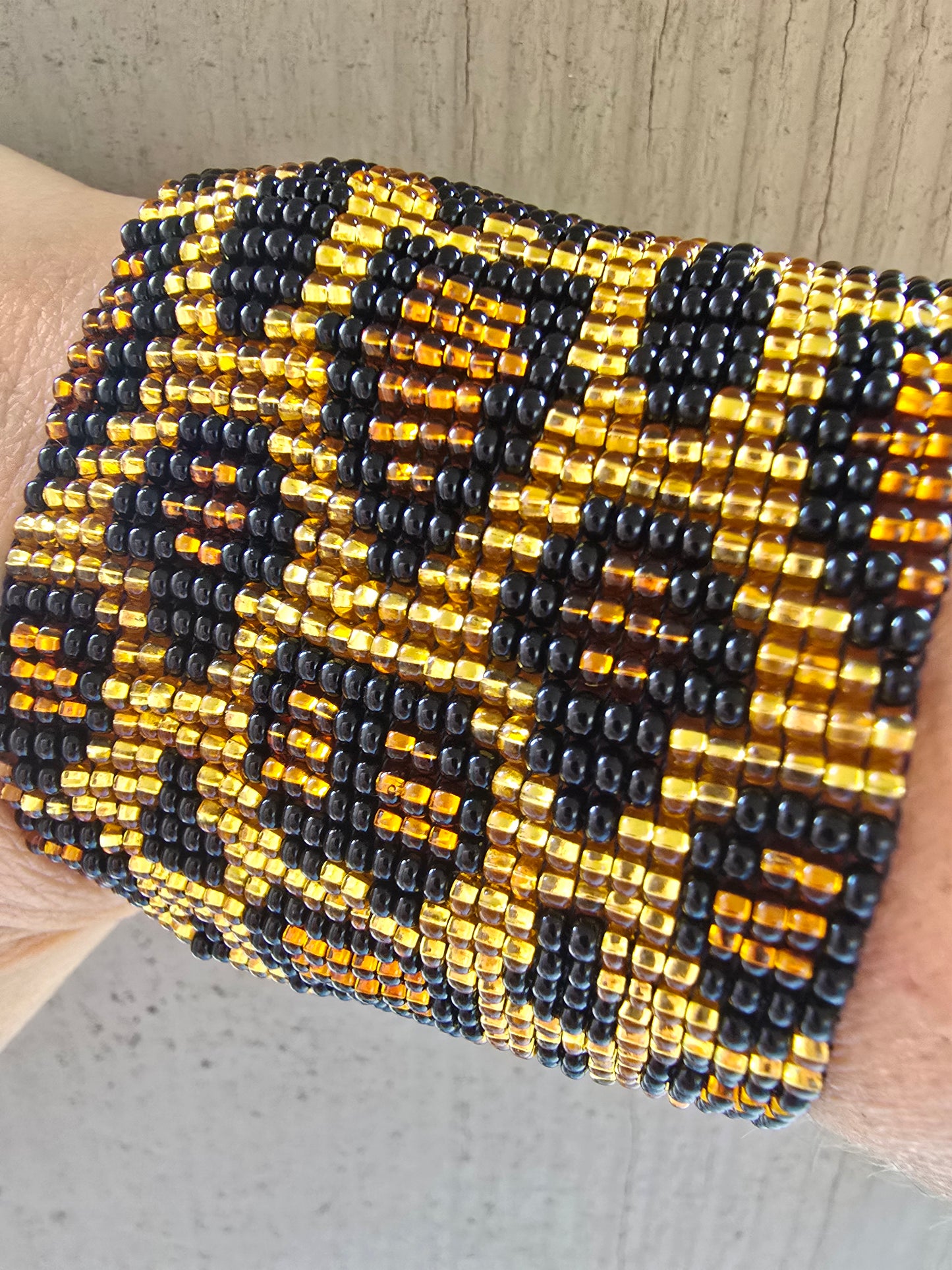 LEOPARD BEADED BRACELET