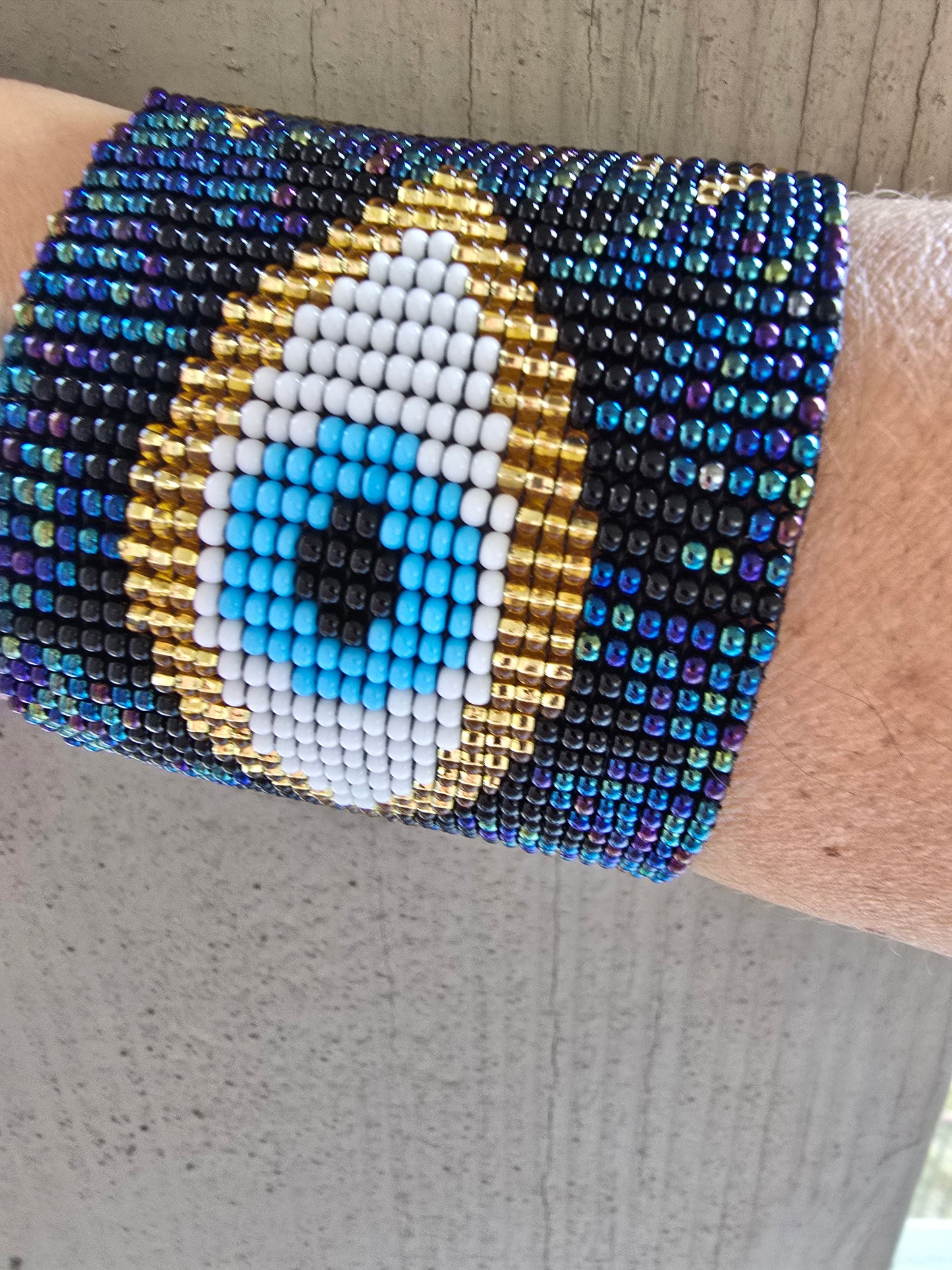 BLUE EYE BEADED BRACELET