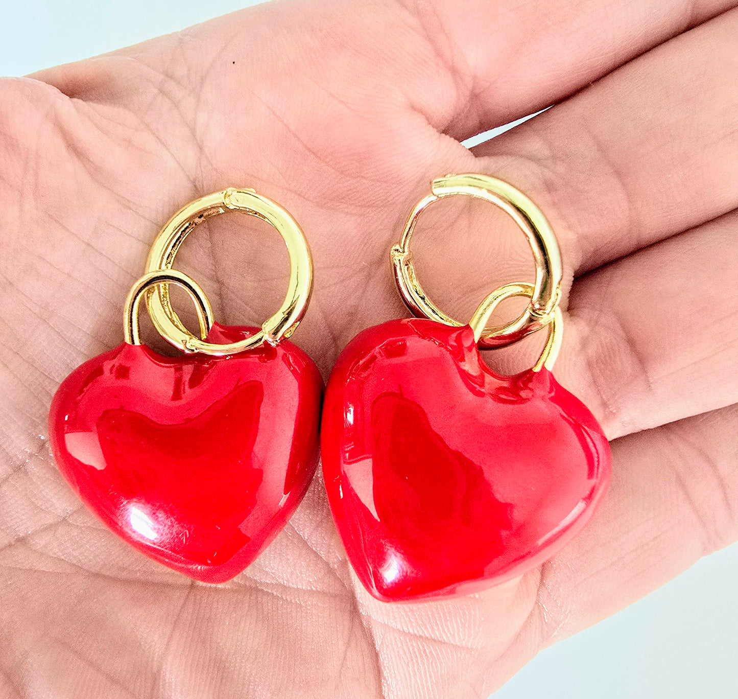 CHUNKY RED HEARTS HOOPS