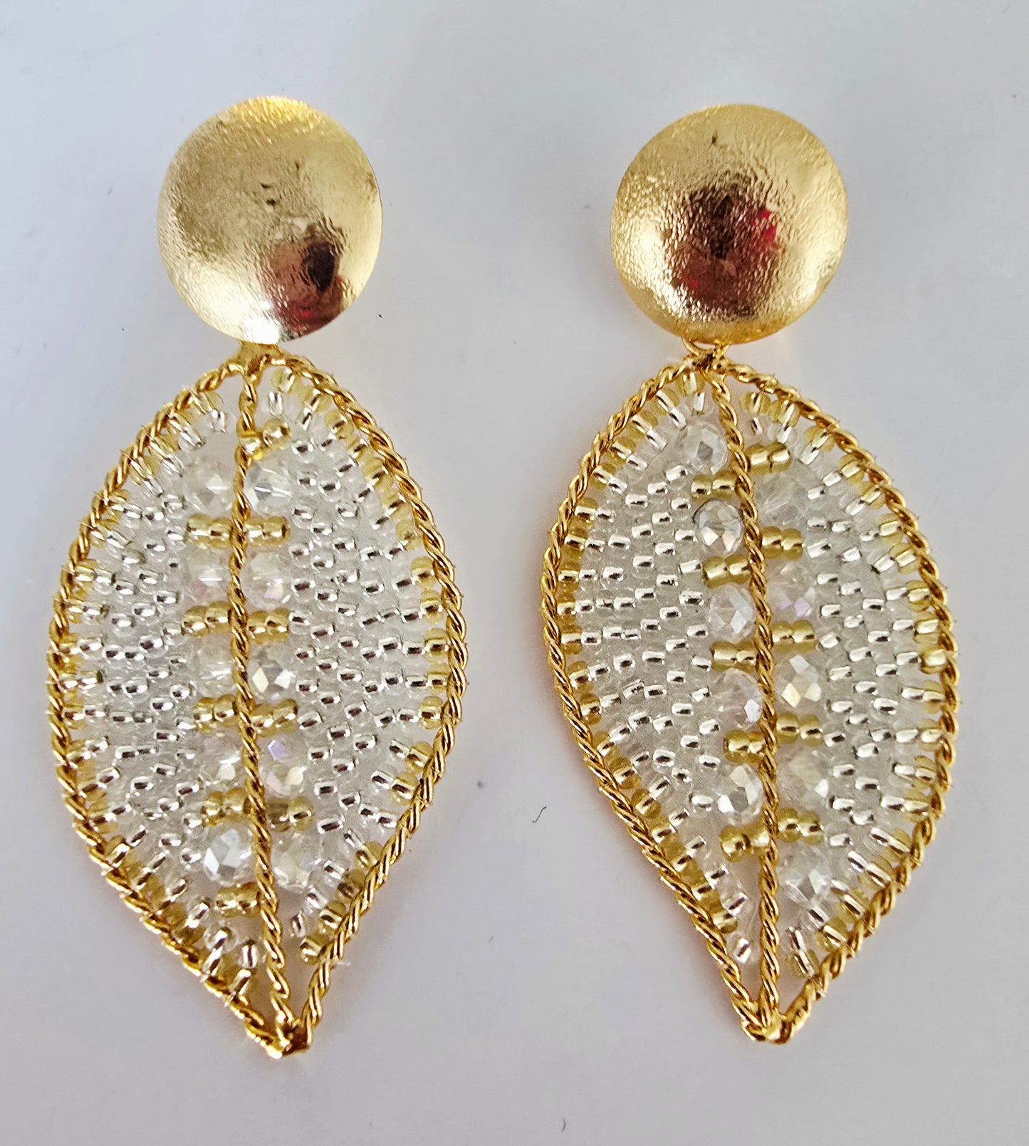 LEAF BEADED WHITE AND GOLD EARRINGS