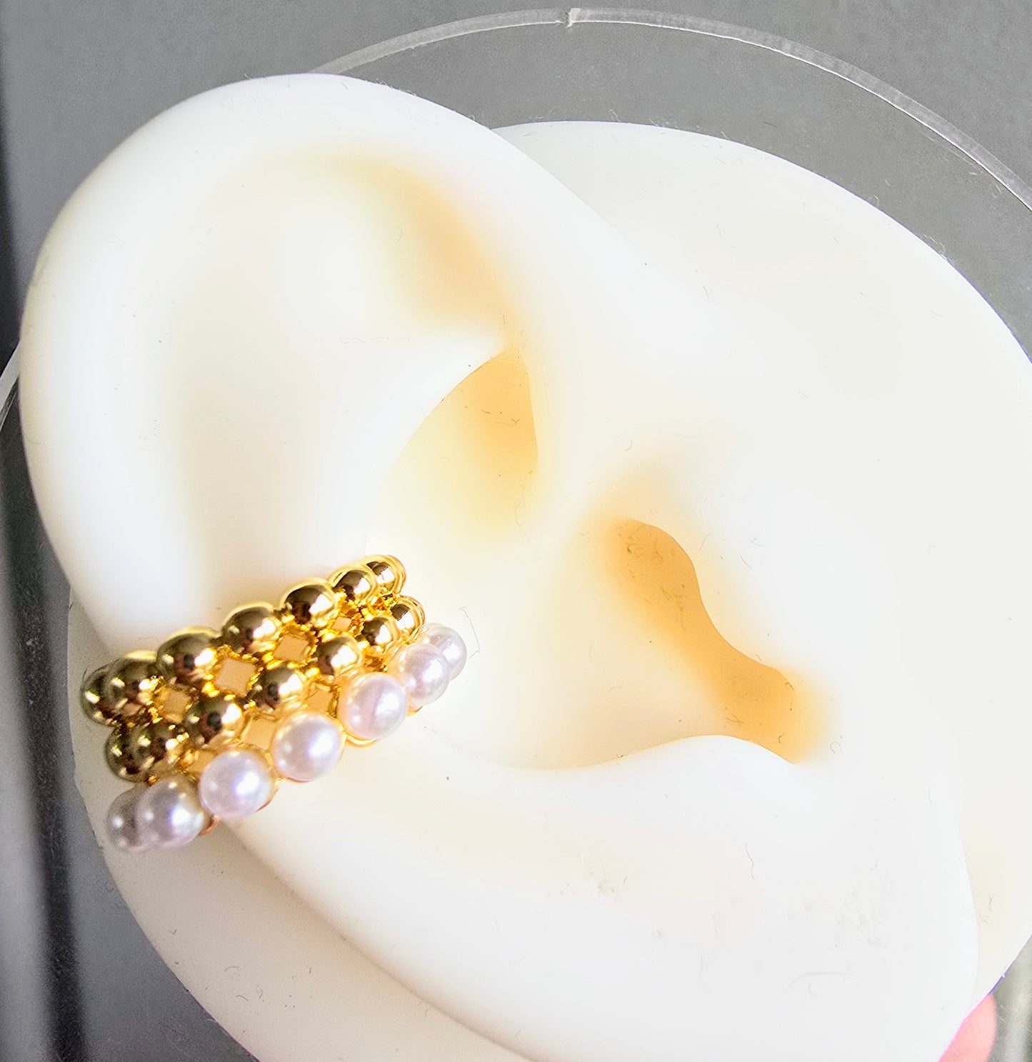 MARA EARCUFF