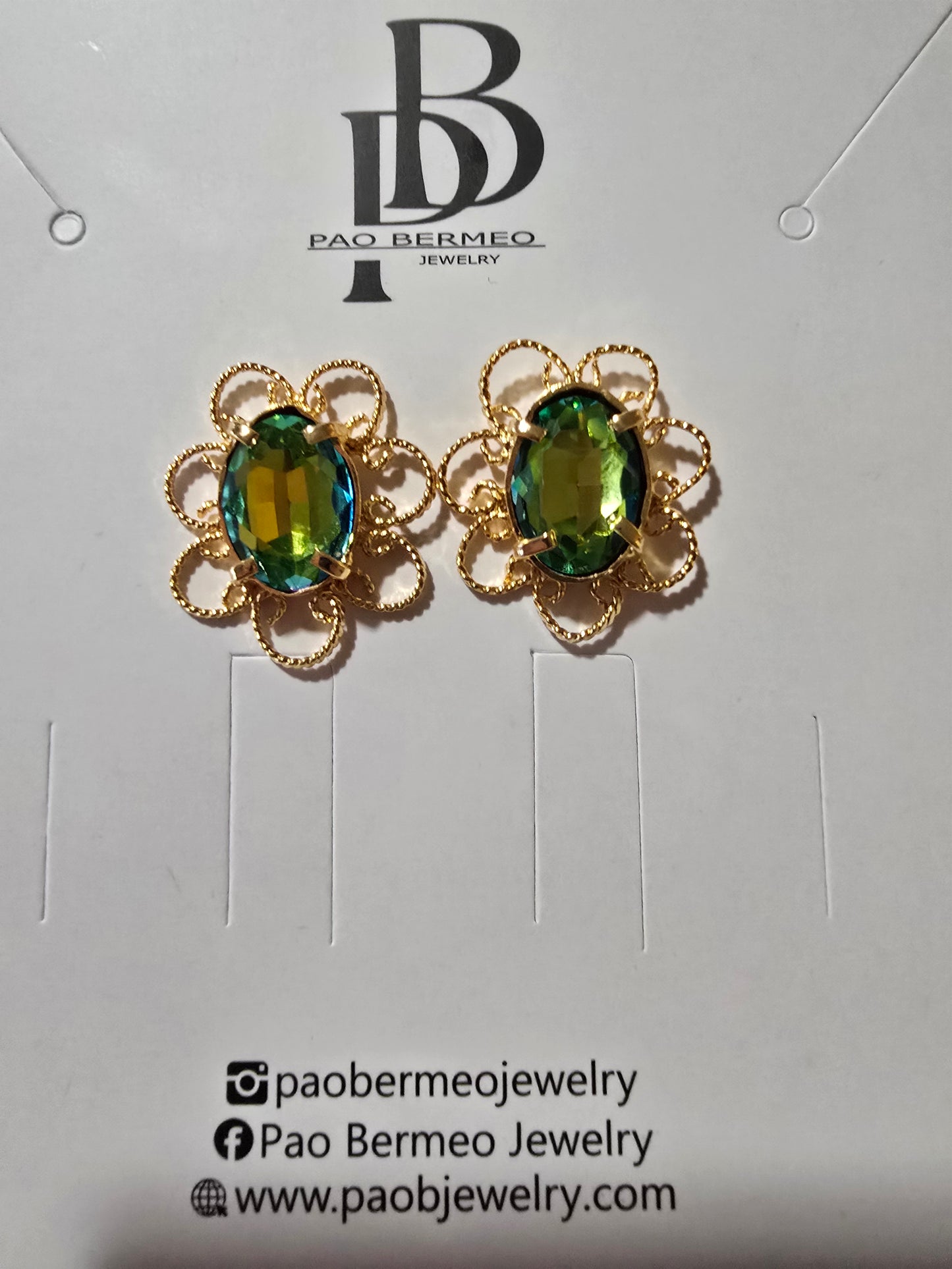 PARIS GREEN SWAROVSKI STUDS