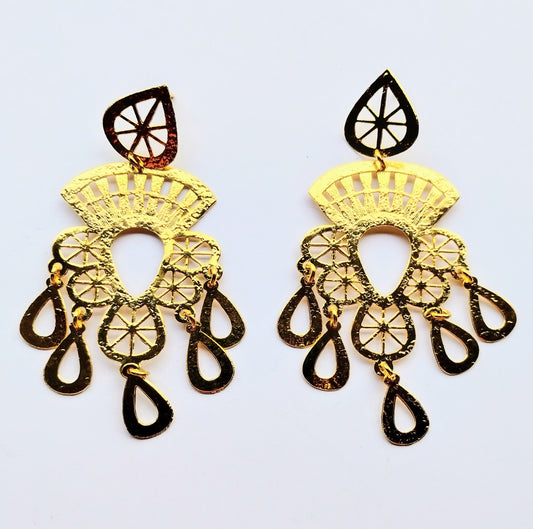 QUEEN EARRINGS