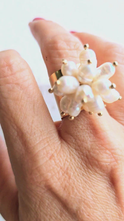 MOTHER PEARLS RING