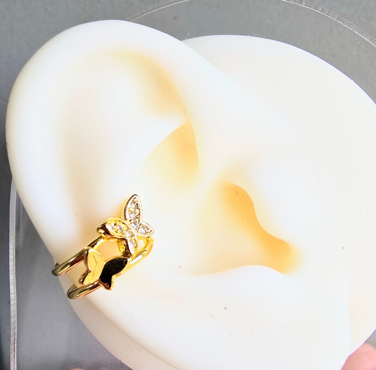 BUTTERFLY EARCUFF